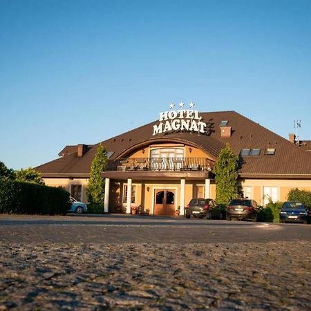 Hotel Magnat Slupca Luaran gambar