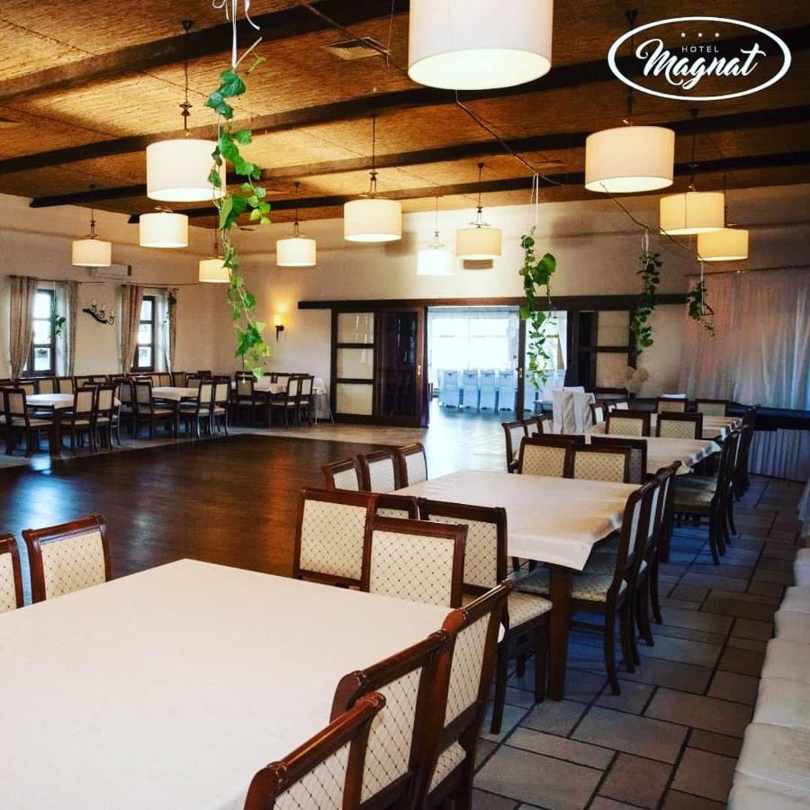 Hotel Magnat Slupca Luaran gambar