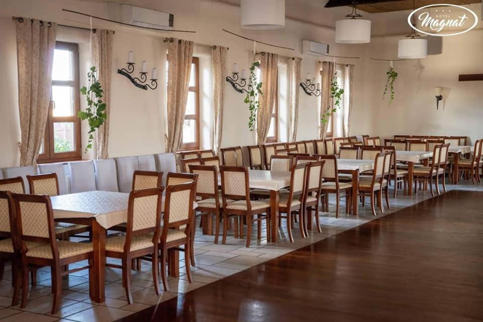 Hotel Magnat Slupca Luaran gambar