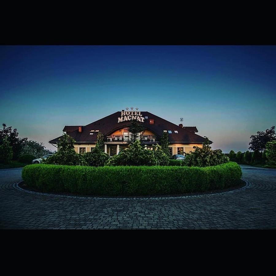 Hotel Magnat Slupca Luaran gambar